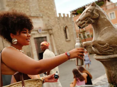 Scarlet Lady - Enrichment