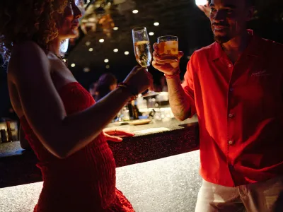 Scarlet Lady - Entertainment