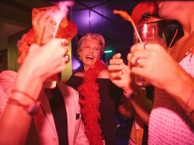 Scarlet Lady - Entertainment