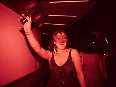 Scarlet Lady - Entertainment