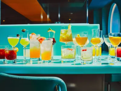 Scarlet Lady - Dining