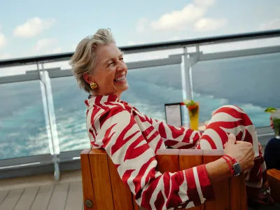 Scarlet Lady - Entertainment