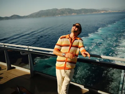 Scarlet Lady - Entertainment