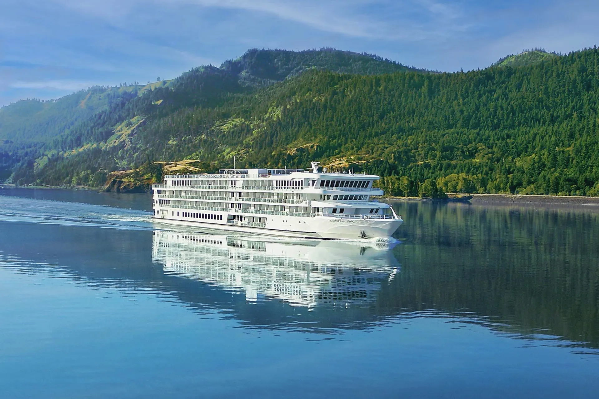 American Cruise Lines  Americal Song  Exterior