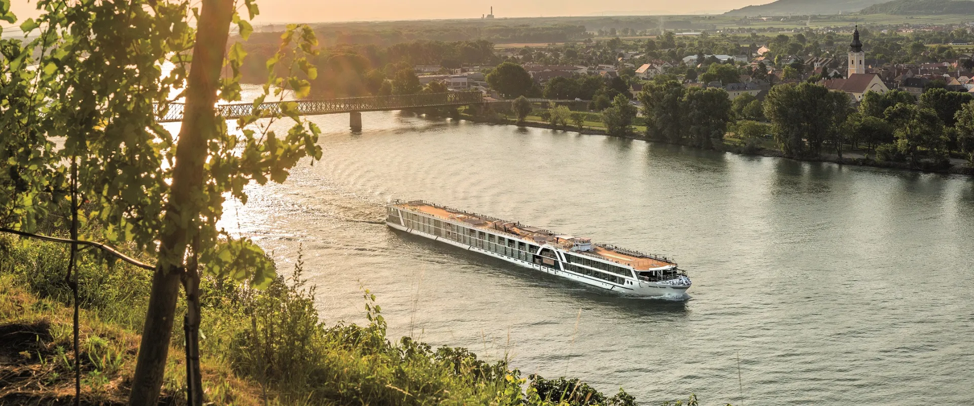 Amadeus_Silver_Exterior