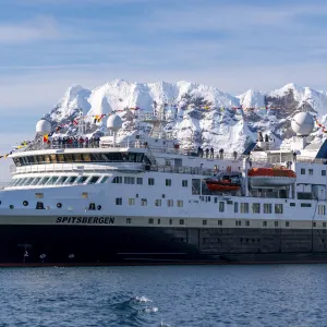 HX Hurtigruten Expeditions