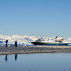 Heritage Expeditions