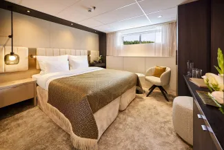 Amadeus Nova - C-4 Cabin