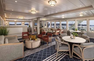 American Eagle - Sky Lounge