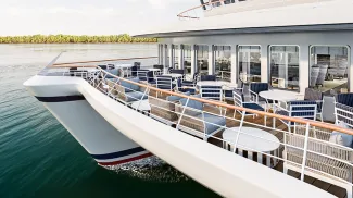 American Glory - Common Outdoor Spaces