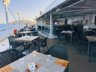 Azamara Pursuit - Sunset Bar 