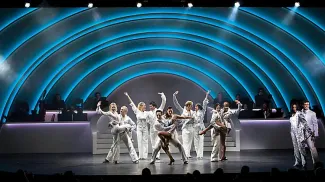 Brilliance of the Seas - Centre Stage