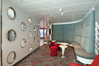 Carnival Miracle - Club O2