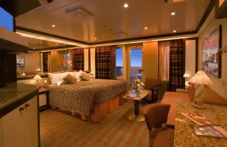 Carnival Splendor - Cloud 9 Spa Suite