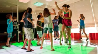 Disney Wonder - Edge