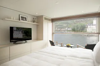 Emerald Luna - Emerald Panorama Balcony Suite 