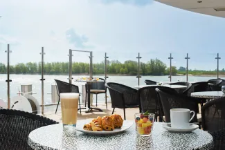 Emerald Luna - The Terrace