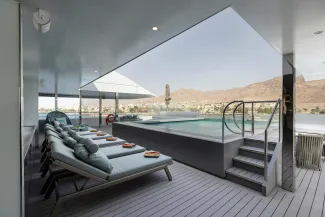 Emerald Sakara - Aqua Pool & Café