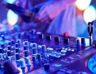 Enchantment of the Seas - Club Twenty