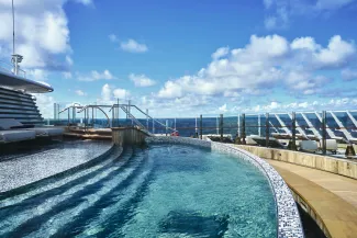 EXPLORA II - Helios Pool & Bar