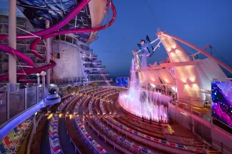 Harmony of the Seas - AquaTheatre Shows