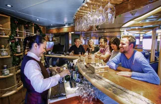 m/v Sea Spirit - Club Lounge & Bar