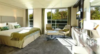 MS Amadeus Diamond - Suite with French Balcony
