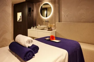 MS Amadeus Riva - Massage Salon