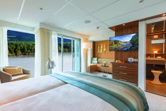 MS Amadeus Star - Amadeus Suite with Walk-Out Exterior Balcony