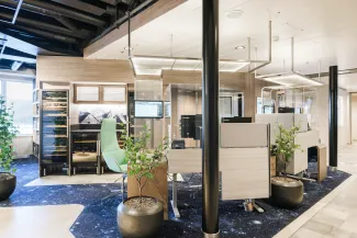 MS Fridtjof Nansen - Expedition Team Desk