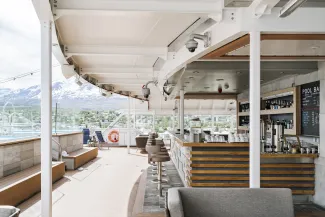 MS Fridtjof Nansen - Pool Bar