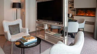 MS Roald Amundsen - Expedition Suite | XL Suite