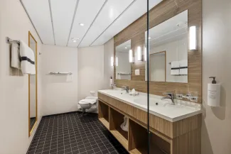 MS Spitsbergen - Expedition Suite | Owners Suite