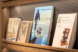 MS Spitsbergen - Library