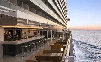MSC Bellissima - Bars