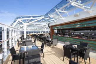 MSC Bellissima - MSC Yacht Club Grill & Bar
