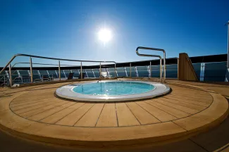 MSC Divina - Top 18 Exclusive Solarium