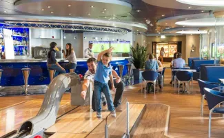 MSC Splendida - Mini Bowling