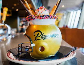 Navigator of the Seas - Playmakers℠ Sports Bar & Arcade