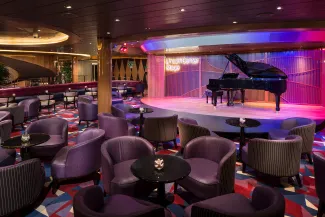 Nieuw Statendam - Lincoln Centre Stage