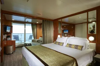 Norwegian Dawn - Sail Away Club Balcony Suite