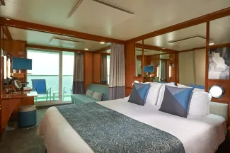 Norwegian Gem - Aft-Facing Club Balcony Suite