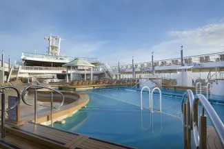 Norwegian Jade - Pool