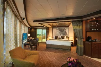 Norwegian Jade - The Haven Deluxe Owner's Suite with Large Balcony