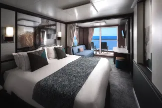 Norwegian Pearl - Aft-Facing Club Balcony Suite