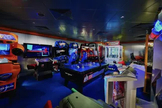 Norwegian Pearl - Video Arcade