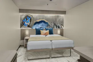 Norwegian Prima - Family Inside