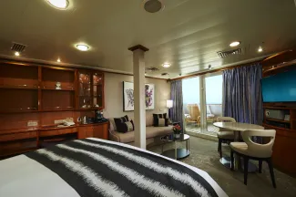 Norwegian Sky - Penthouse with Balcony