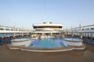Norwegian Star - The Oasis Pool