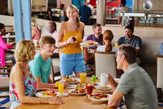 Oasis of the Seas - Windjammer Café